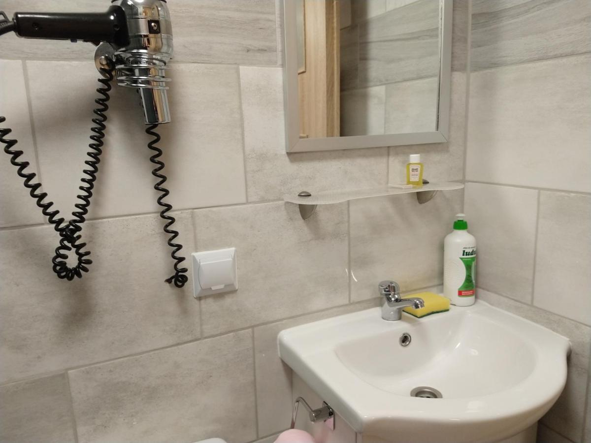 Bialy Slon Delux Hostel Gdynia Kültér fotó