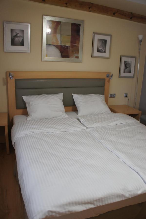 Bialy Slon Delux Hostel Gdynia Kültér fotó