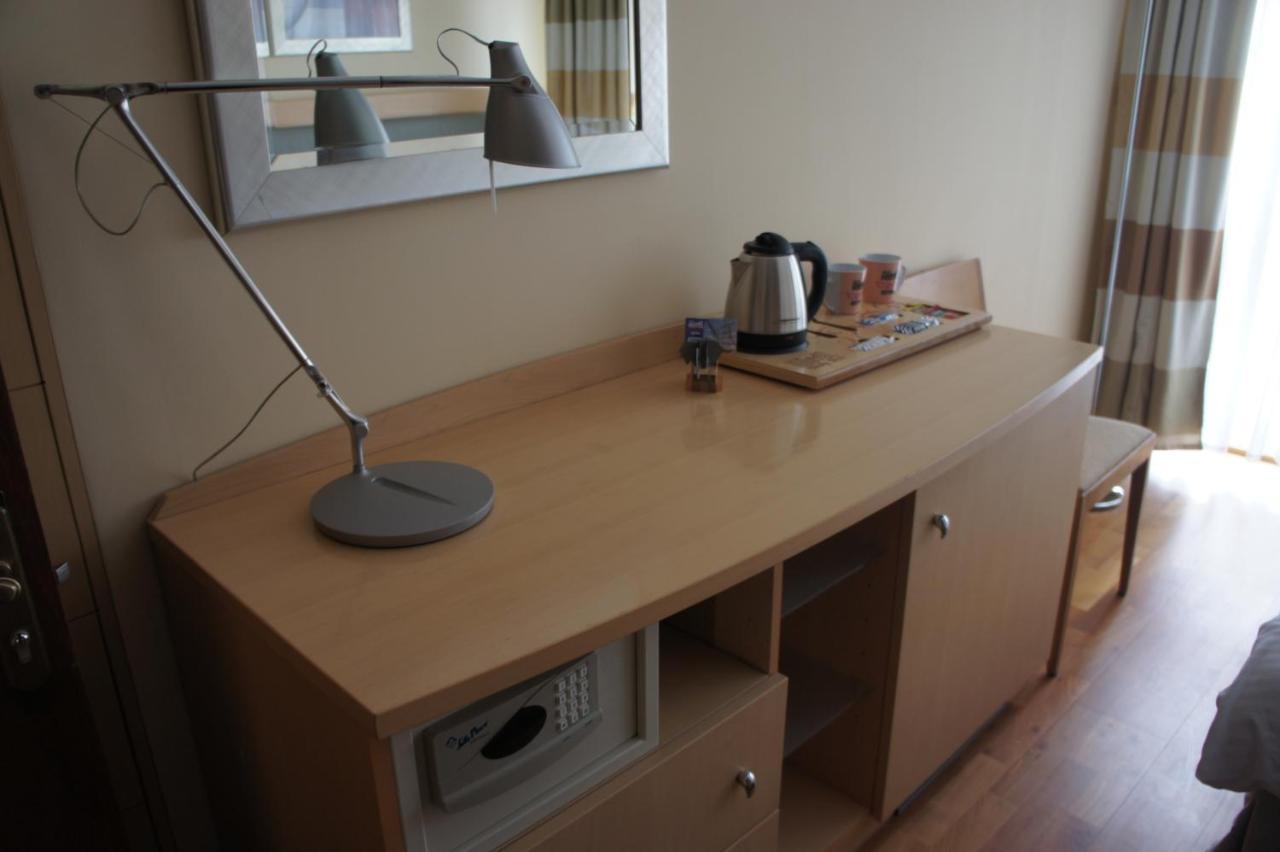 Bialy Slon Delux Hostel Gdynia Kültér fotó